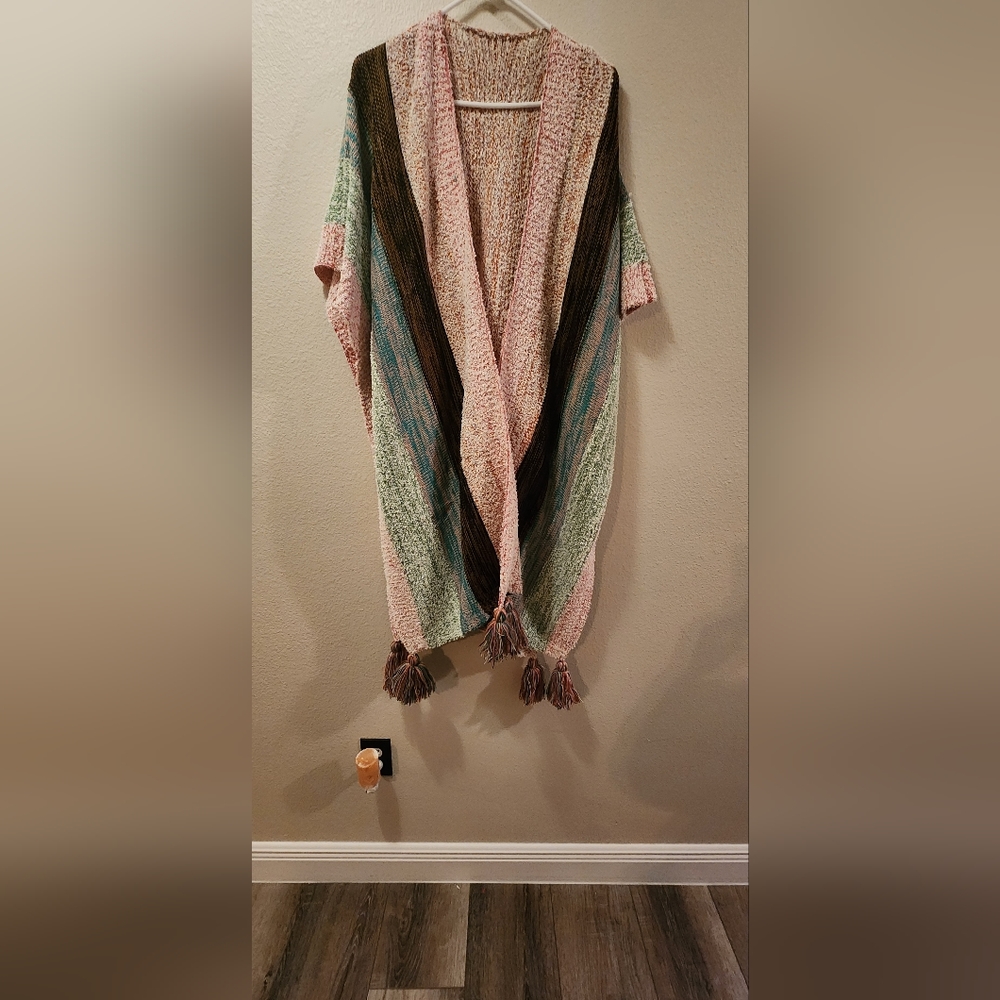 Three Bird Nest Sweater Kimono NWOT this is a one size piece fits size 0-14